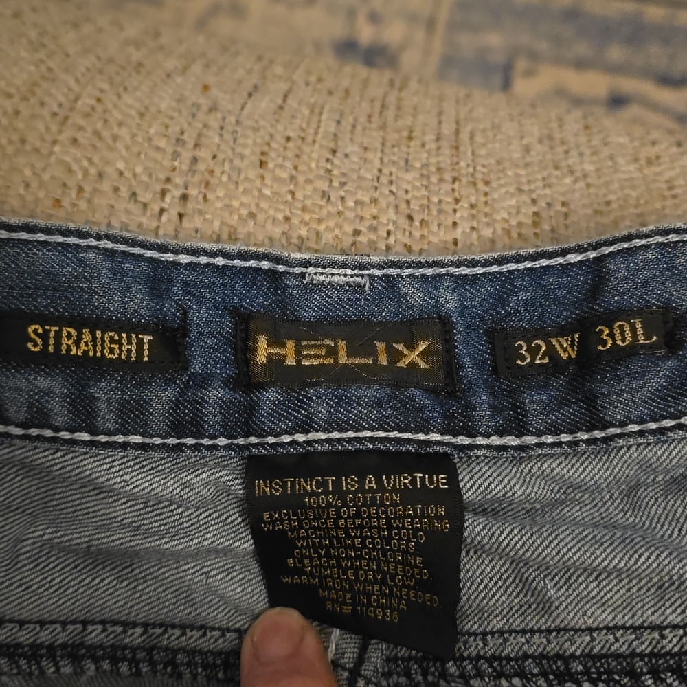 Helix - Picture 9 of 9
